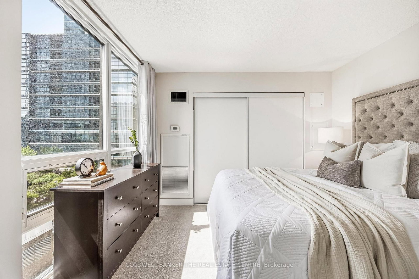 23 Sheppard Avenue E • #912 • Toronto, ON photo 14