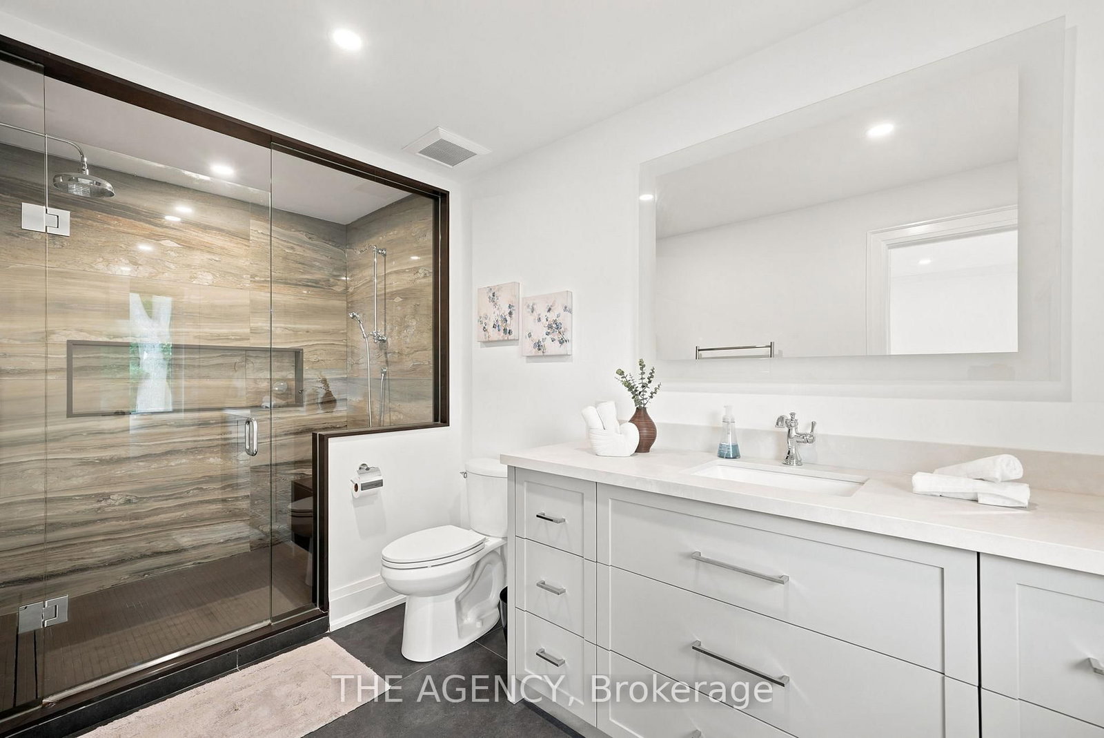 418 Soudan Avenue • Toronto, ON photo 19