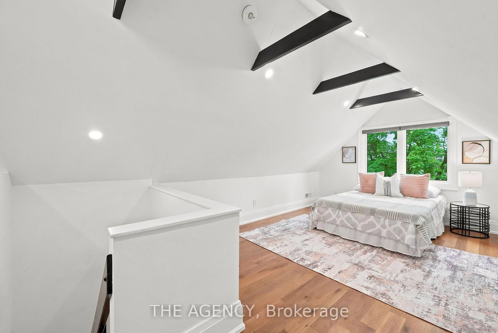 418 Soudan Avenue • Toronto, ON photo 25