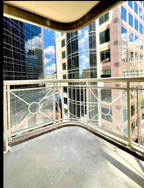 100 Hayden Street • #701 • Toronto, ON photo 6