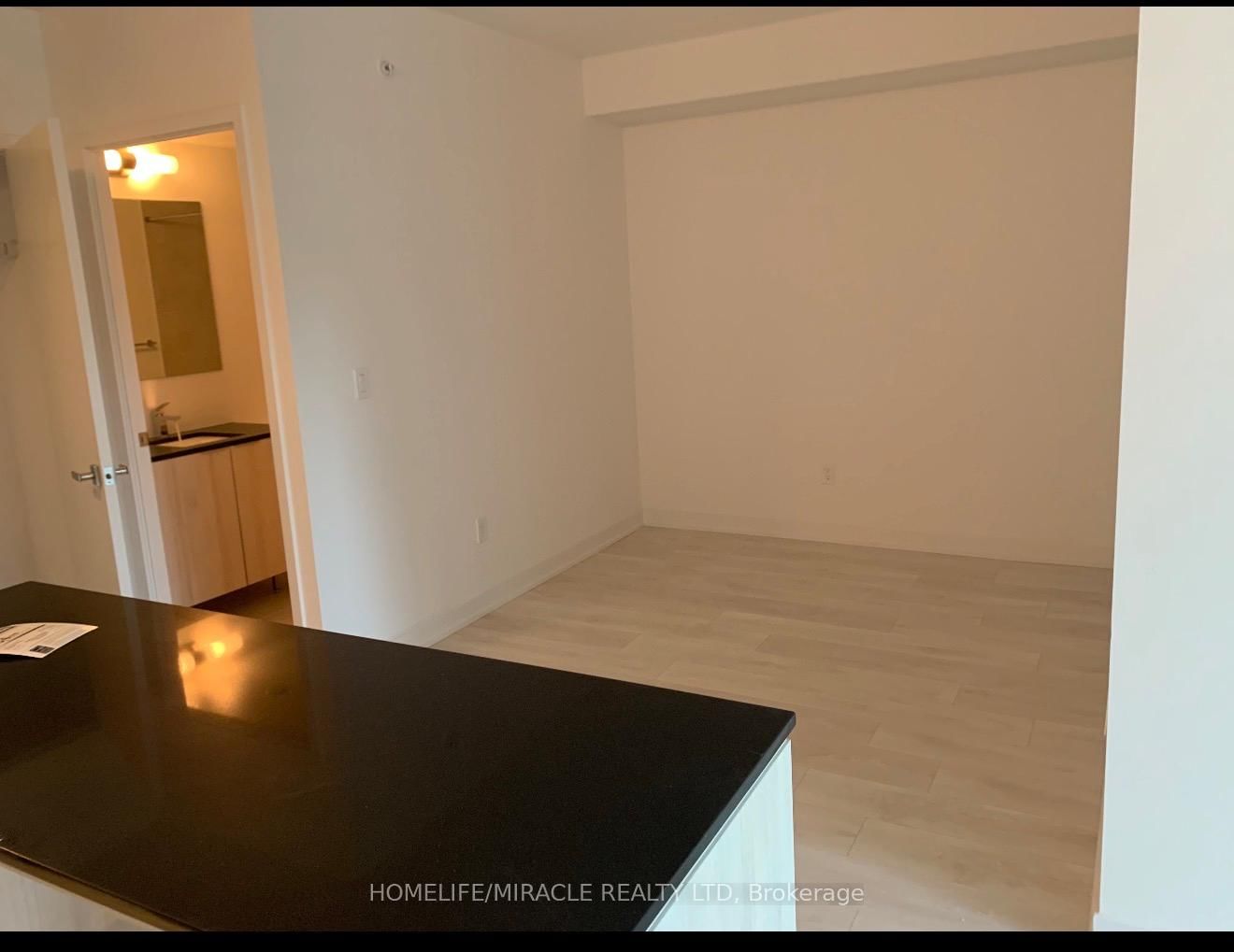 335-31 Tippett Road, Toronto, ON, photo 2