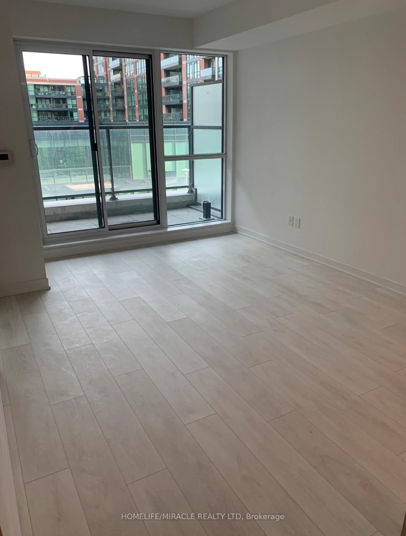 335-31 Tippett Road, Toronto, ON, photo 3