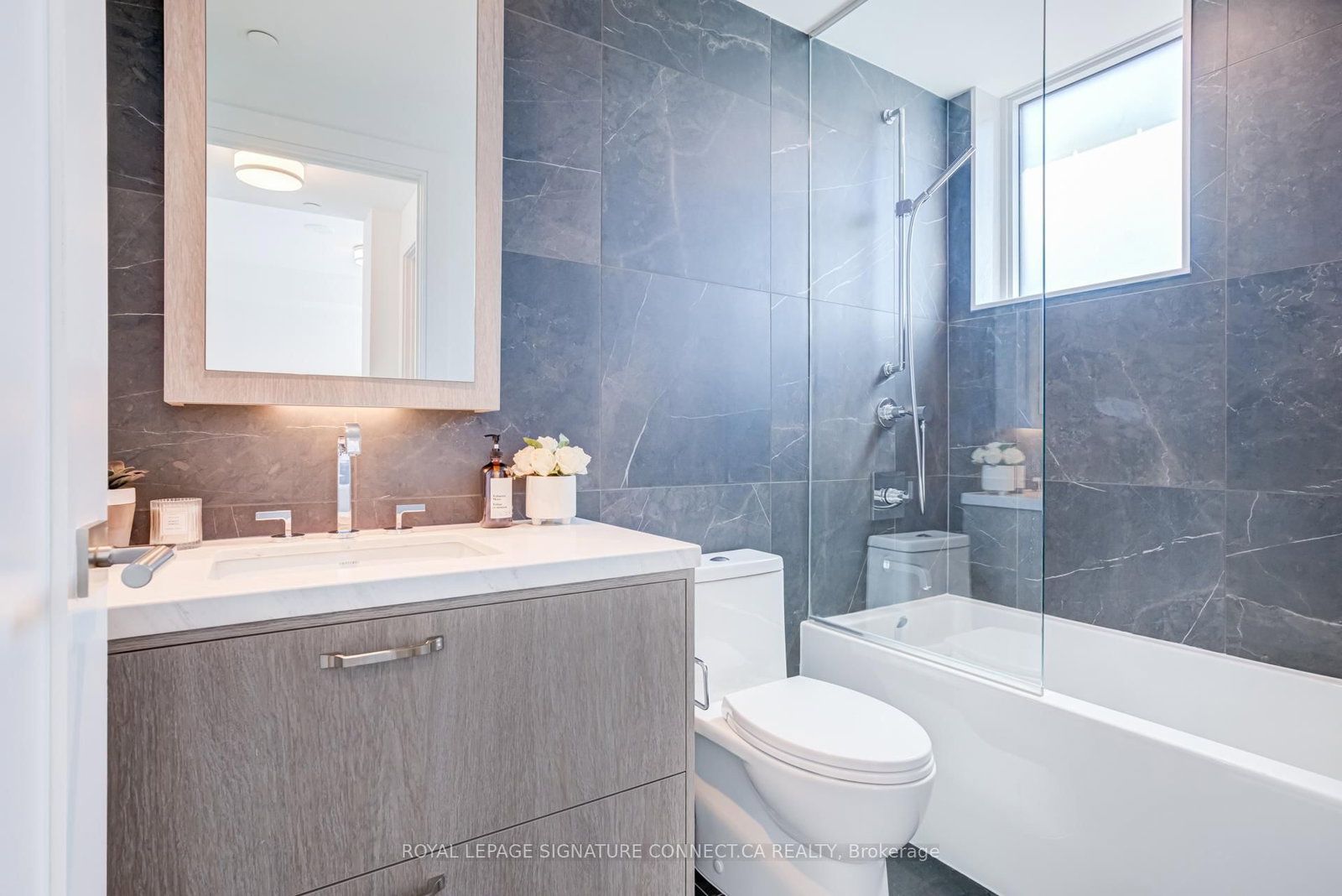 455 Wellington Street • #410 • Toronto, ON photo 27