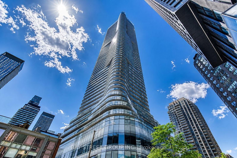 home for lease on 408-11 Wellesley Street W
