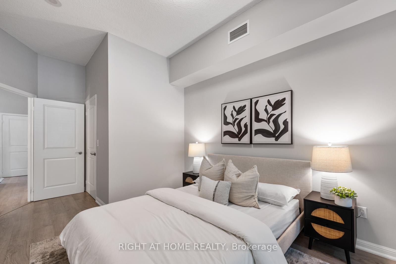 9 Bastion Street • Toronto, ON photo 10