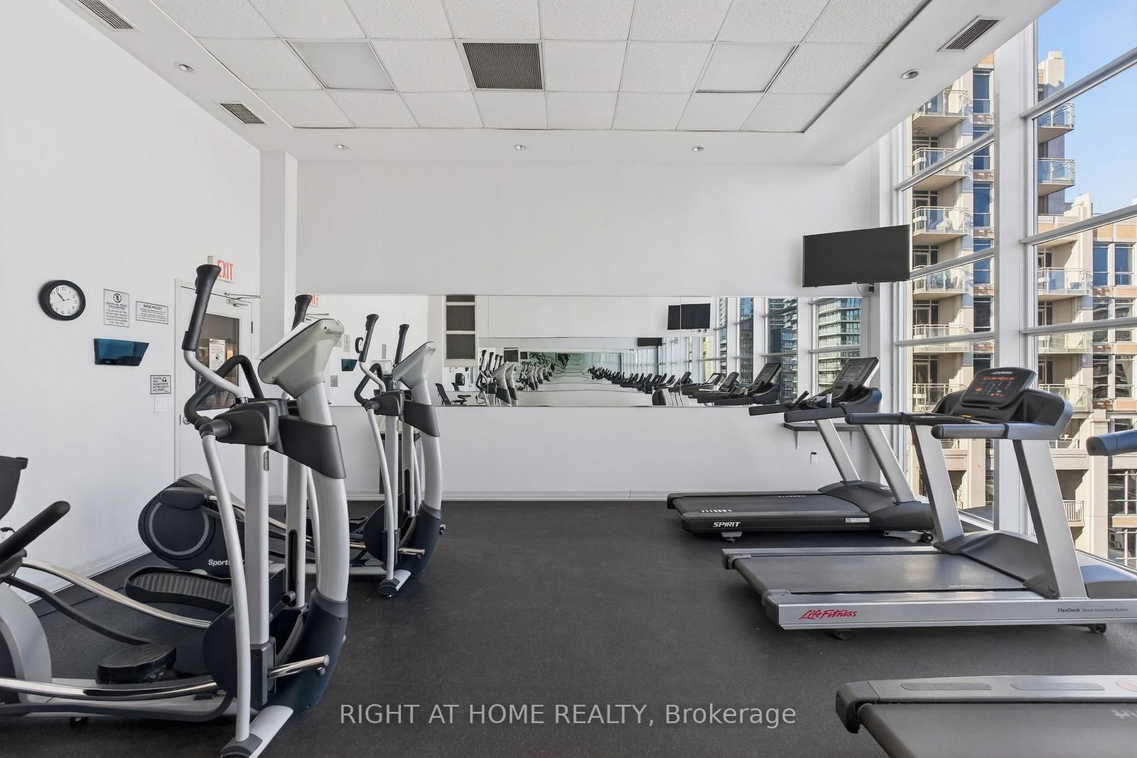9 Bastion Street • Toronto, ON photo 19