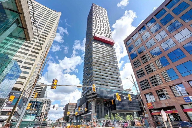 5202 - 8 Eglinton Avenue E