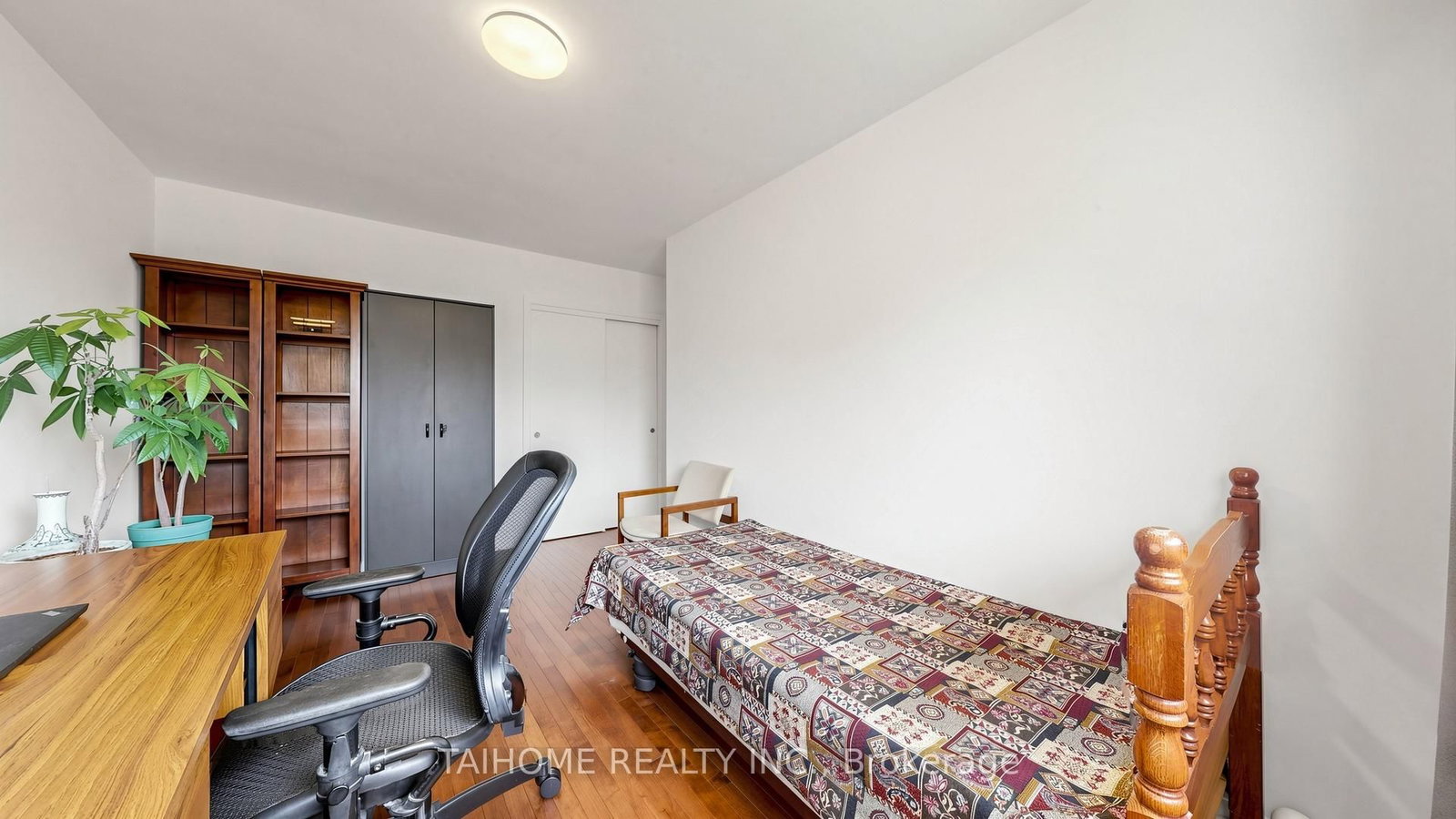 72 Bowerbank Drive • Toronto, ON photo 24