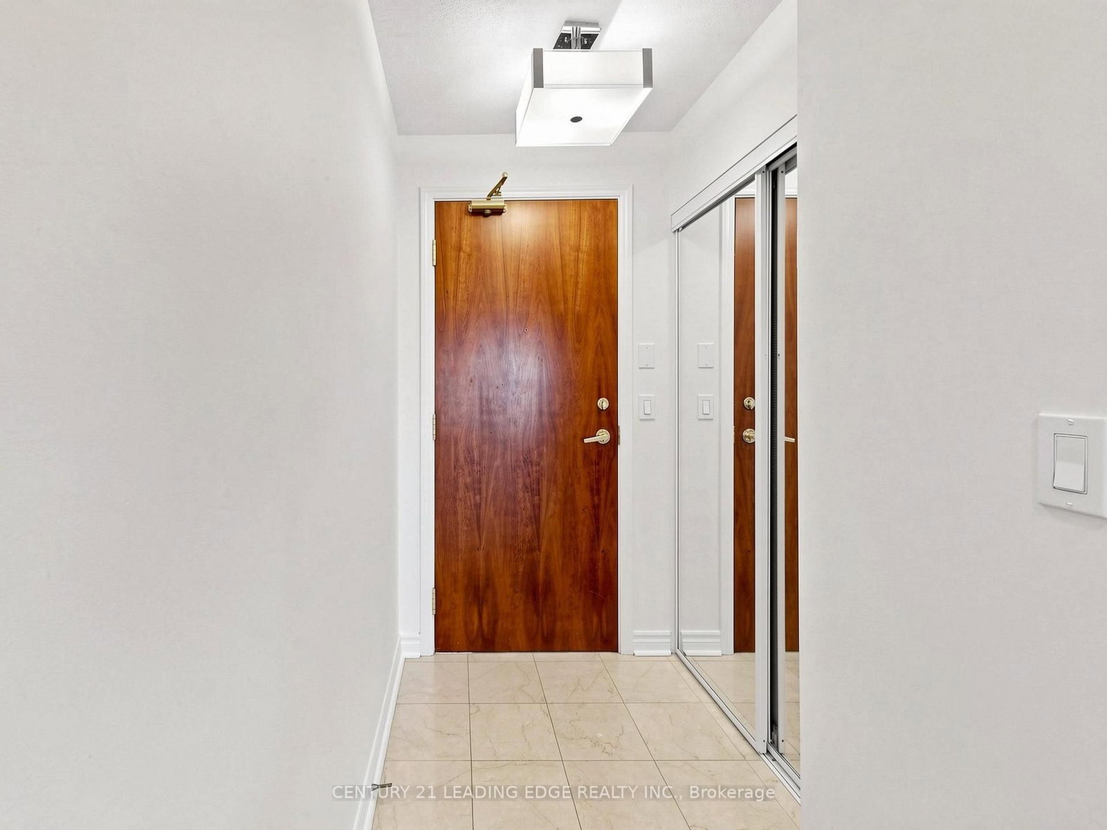 18 Kenaston Garden • #1601 • Toronto, ON photo 7