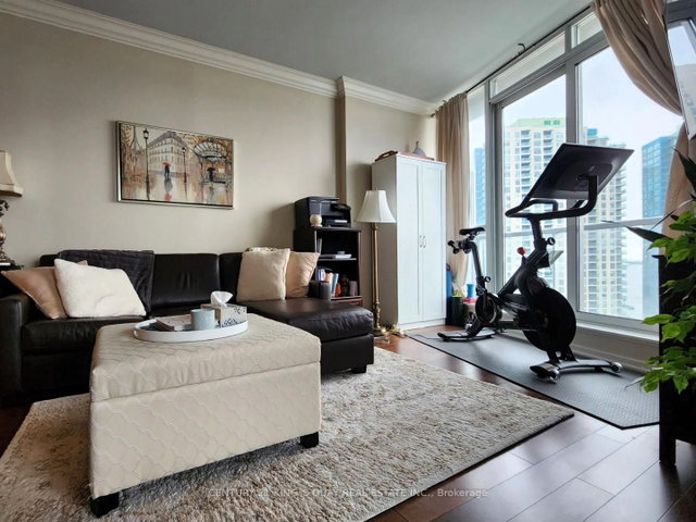 2205 - 208 Queens Quay W