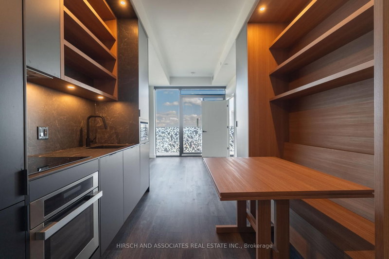 home for lease on 5003-55 Charles Street E