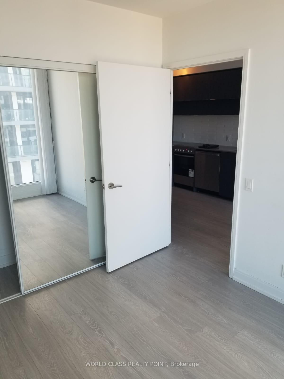 181 E Dundas Street • #4702 • Toronto, ON photo 3