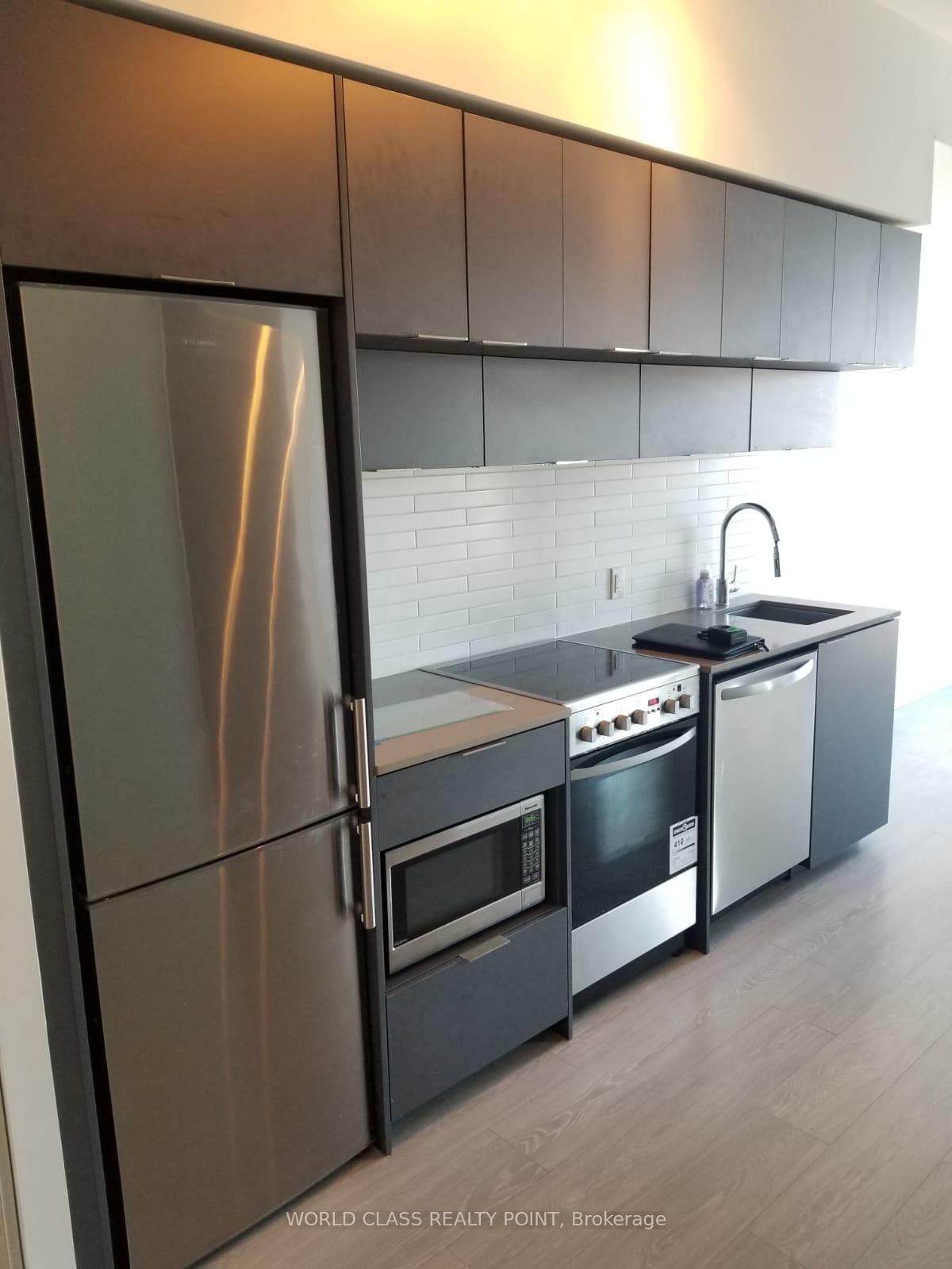 181 E Dundas Street • #4702 • Toronto, ON photo 6