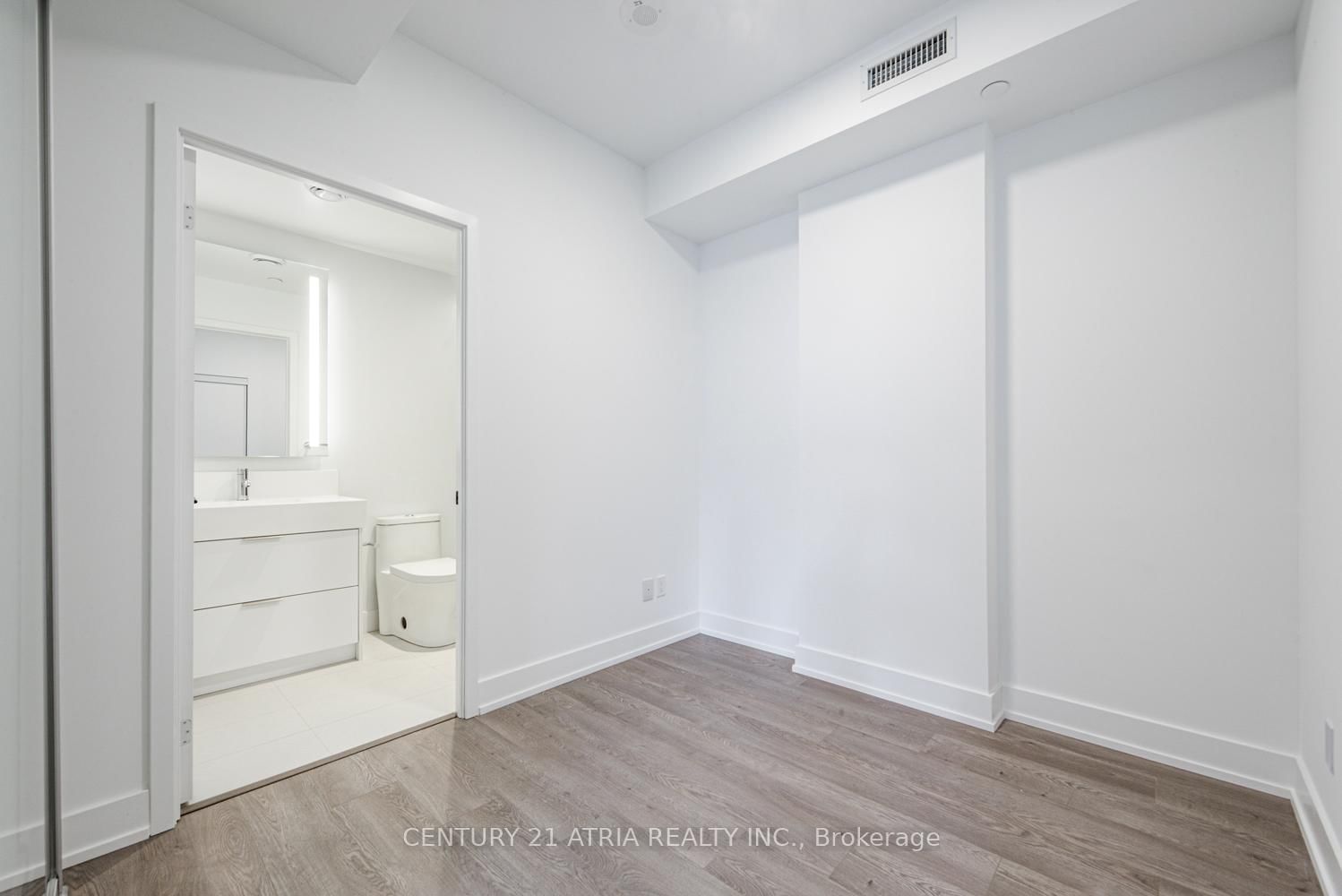 308 Jarvis Street • #819 • Toronto, ON photo 9