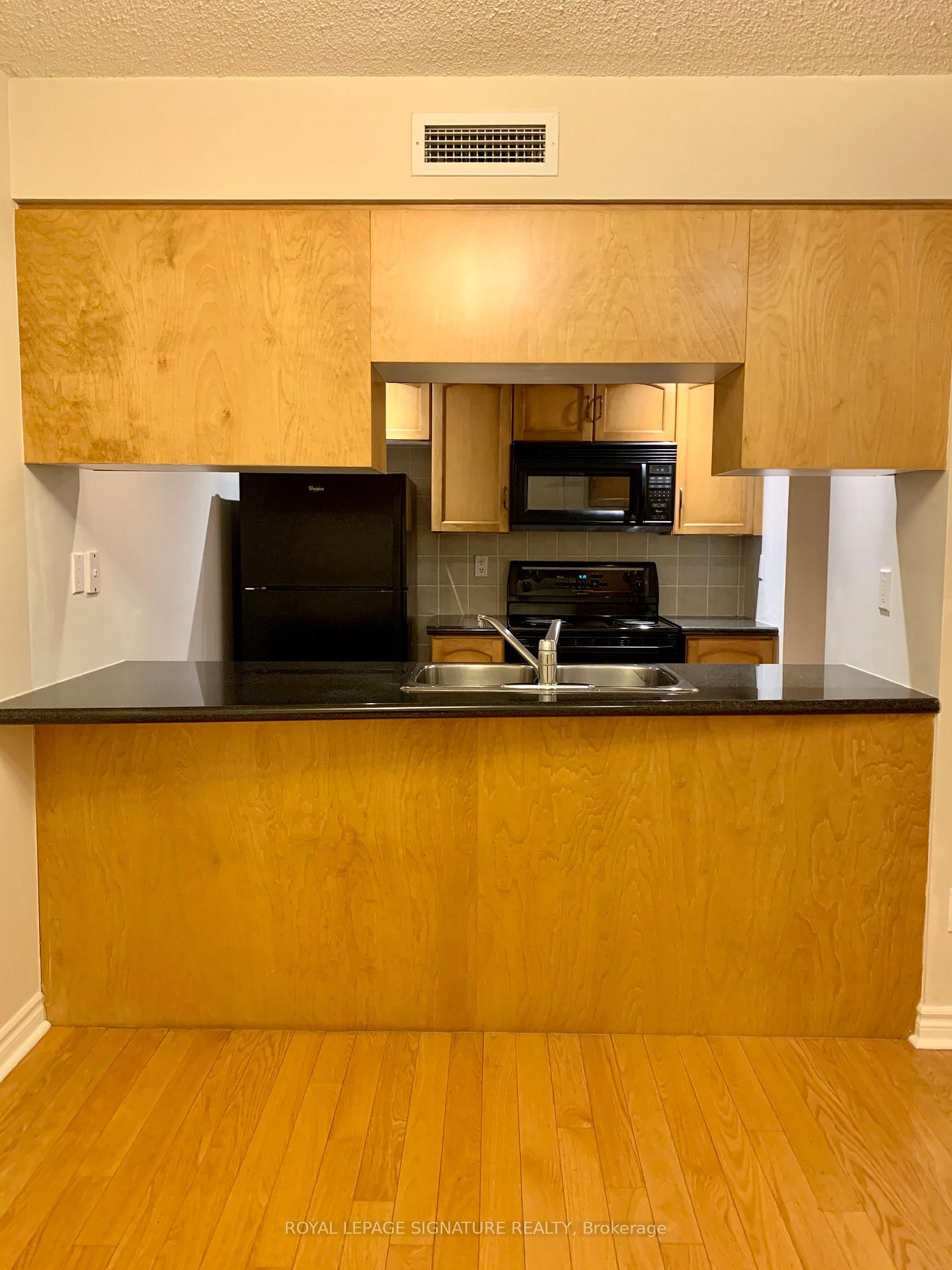 313-270 Wellington Street, Toronto, ON, photo 4