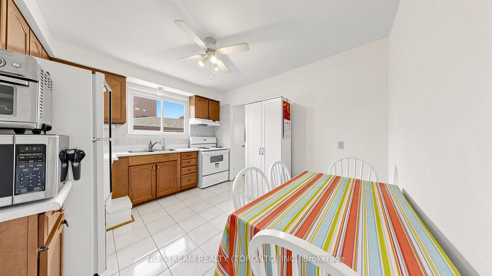 86 Brian Drive • Toronto, ON photo 11