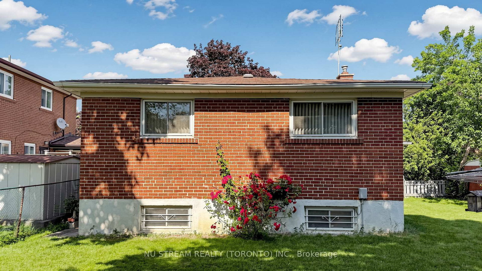 86 Brian Drive • Toronto, ON photo 33