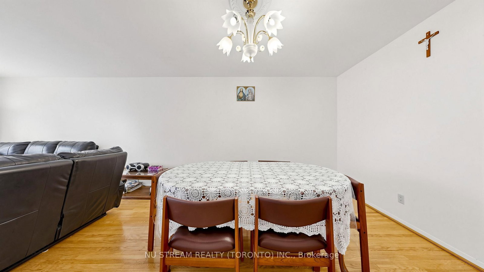 86 Brian Drive • Toronto, ON photo 9