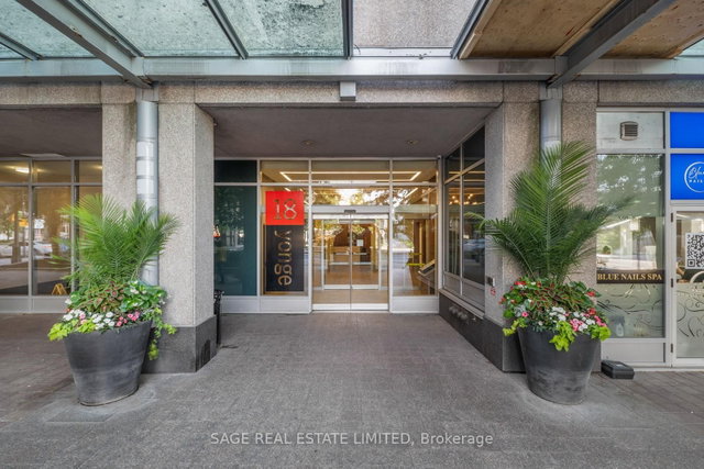 815 - 18 Yonge Street