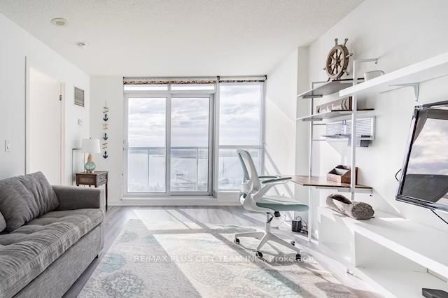 1608 - 208 Queens Quay W