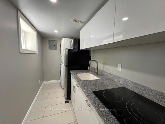 Lower-37 Kenton Drive, Toronto, ON, photo 5