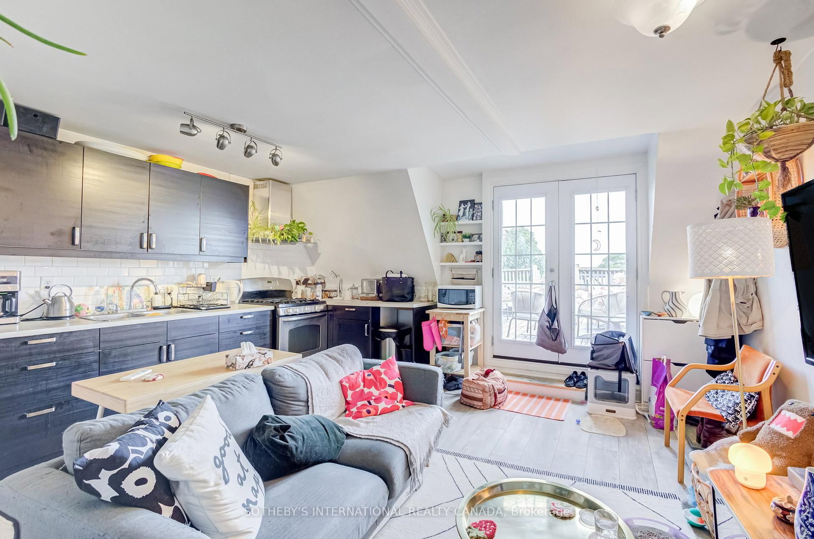 1213 College Street • Toronto, ON photo 27