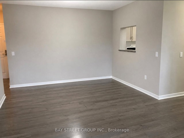 902 - 284 Bloor Street W