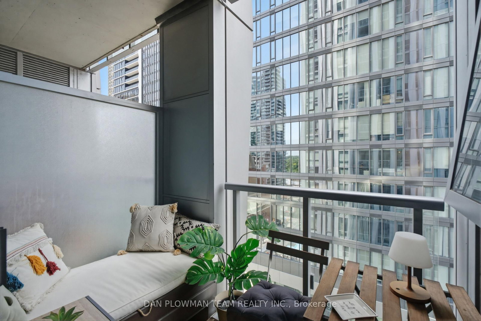 1 Yorkville Avenue • #901 • Toronto, ON photo 11