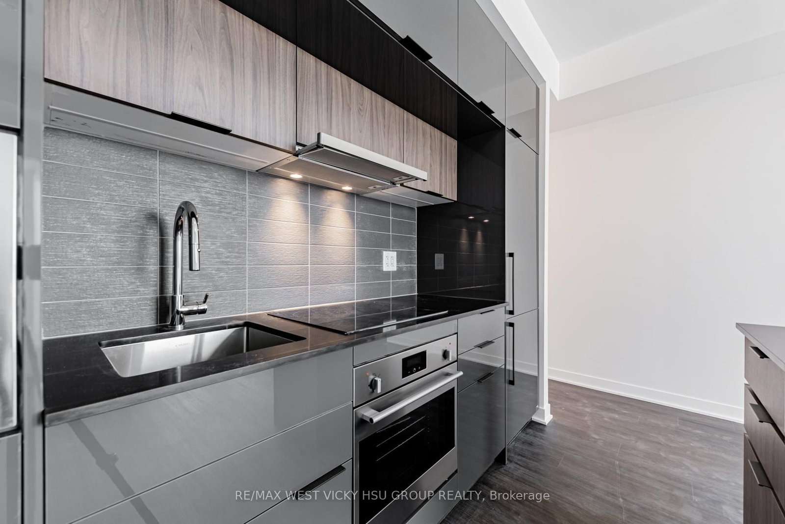 185 Alberta Avenue • #810 • Toronto, ON photo 13
