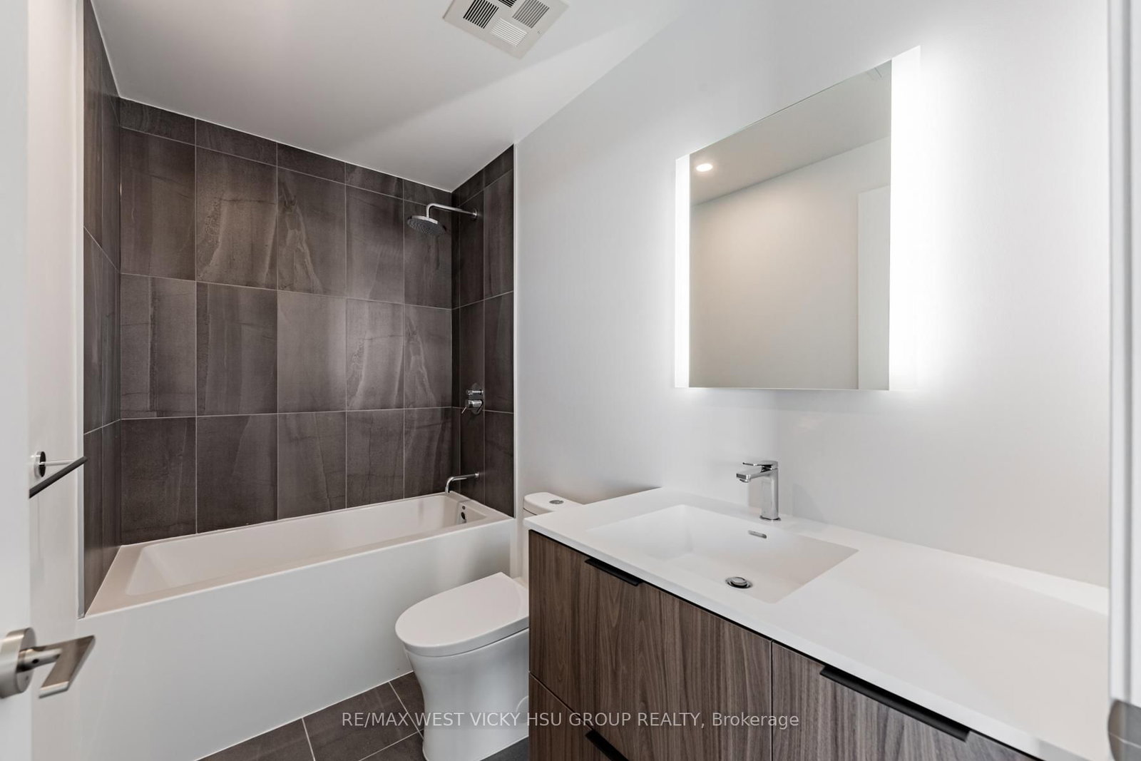 185 Alberta Avenue • #810 • Toronto, ON photo 19