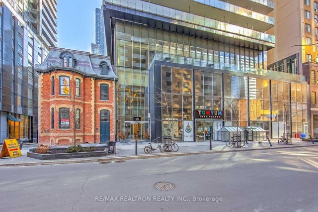 1009 - 15 Grenville Street
