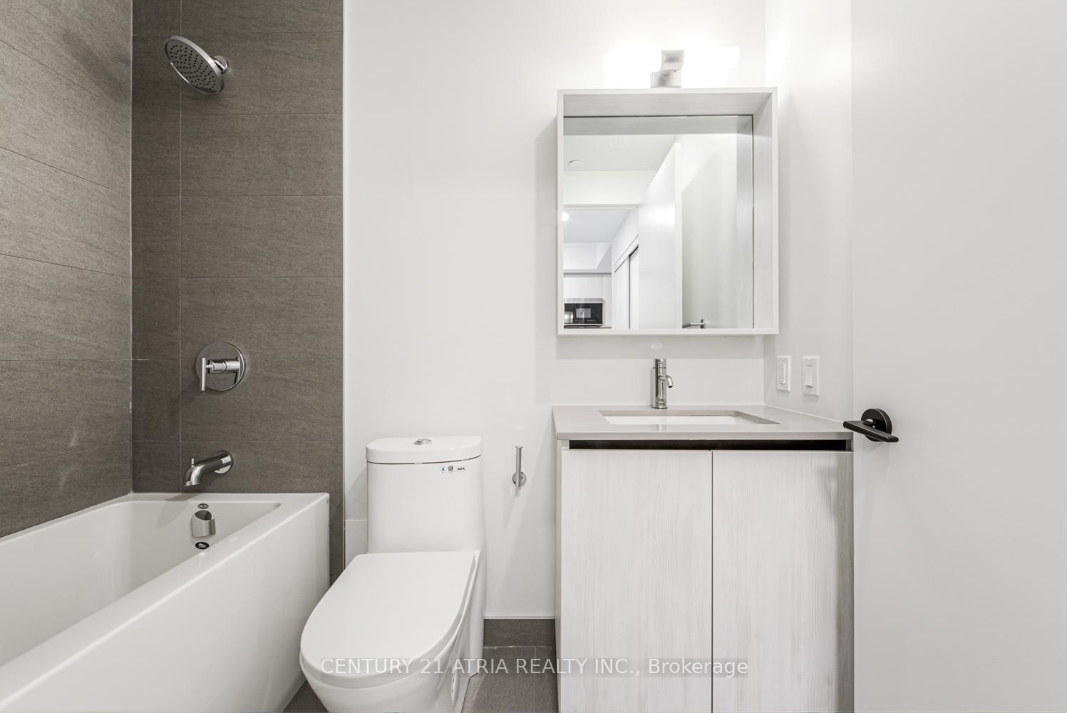 35 Parliament Street • #816 • Toronto, ON photo 9
