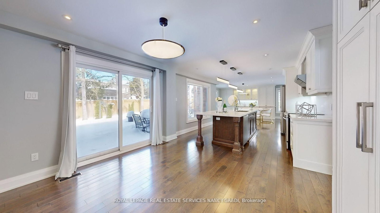 136 Denlow Boulevard, Toronto, ON, photo 5