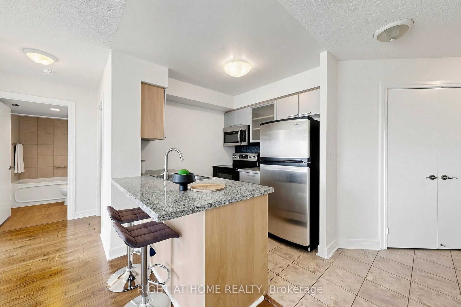 18 Harrison Garden Boulevard • #2308 • Toronto, ON photo 10