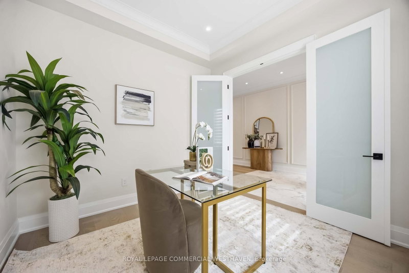 98 Charleswood Drive