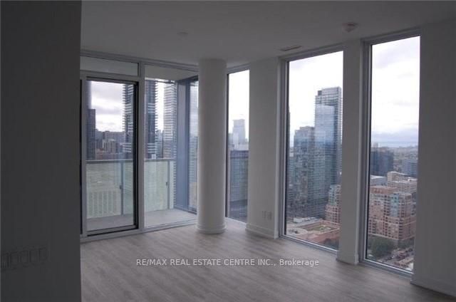 28 Wellesley Street • #3302 • Toronto, ON photo 4
