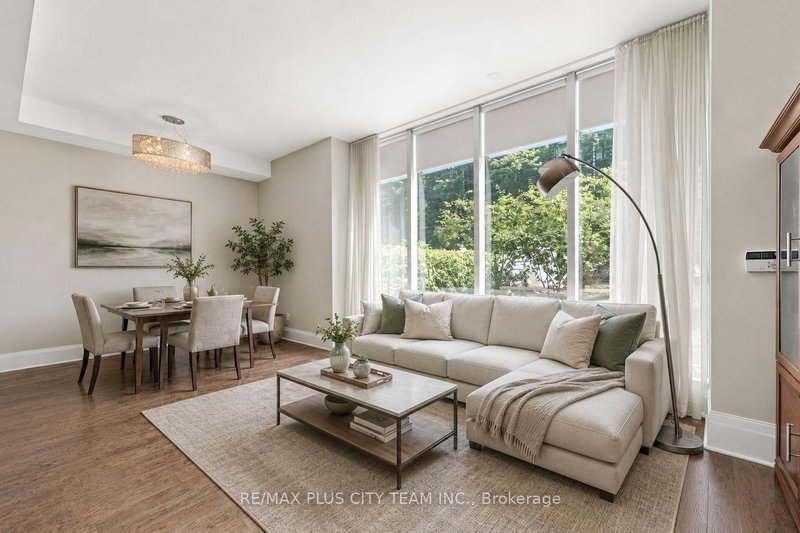 TH122 - 29 Queens Quay E