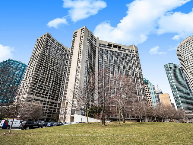 1008 - 33 Harbour Square