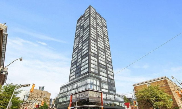 1506 - 203 College Street