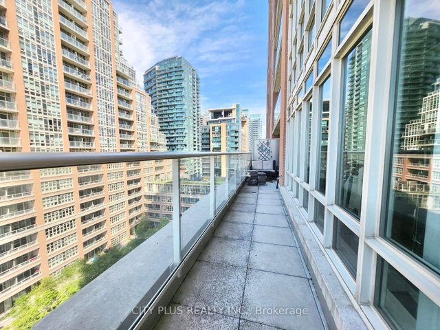 1106 - 75 East Liberty Street