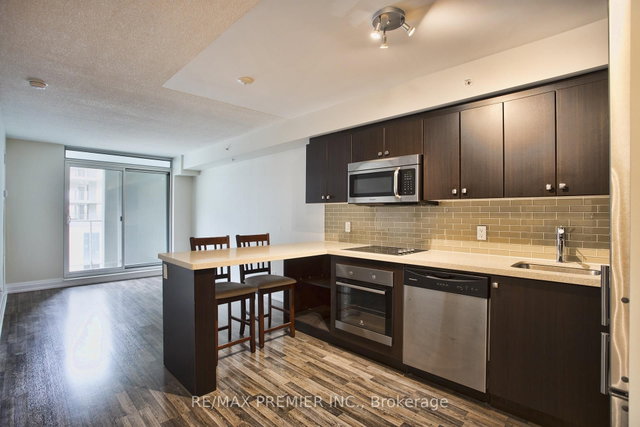 319W - 565 Wilson Avenue