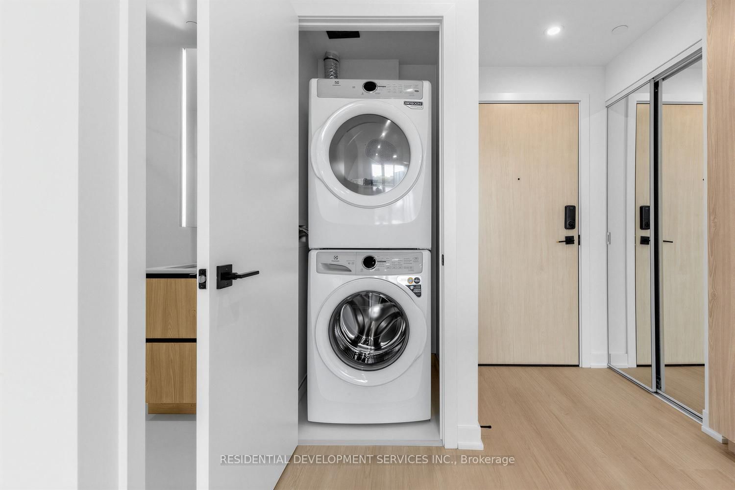 699 E Sheppard Avenue • #507 • Toronto, ON photo 23