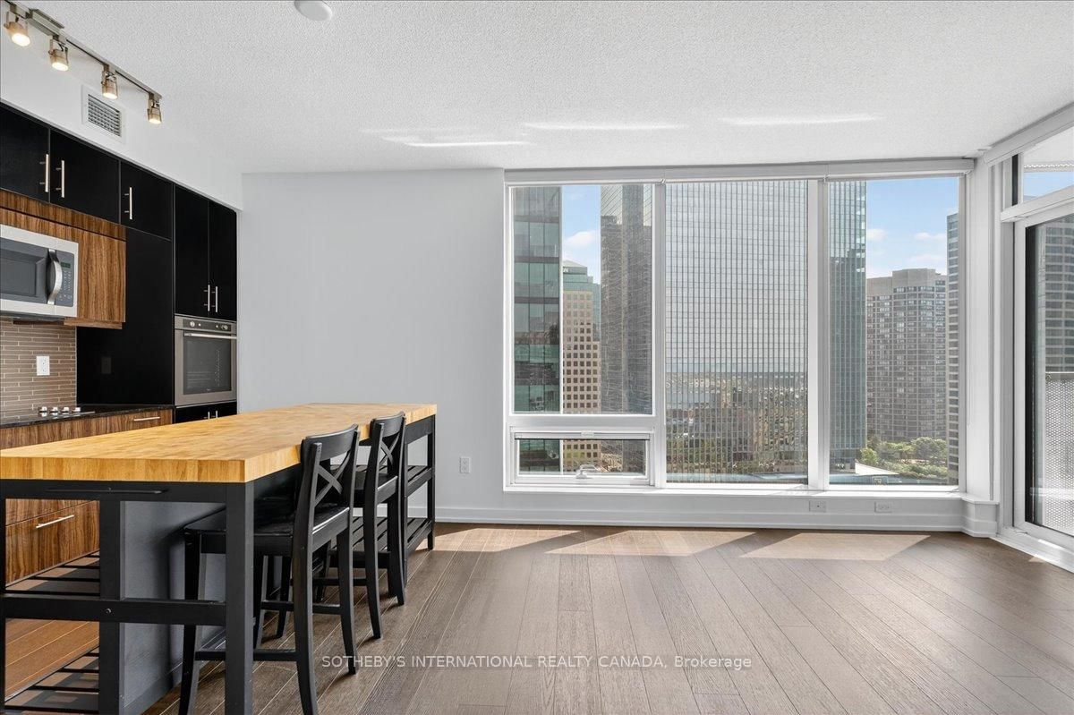 2105-10 York Street, Toronto, ON, photo 4