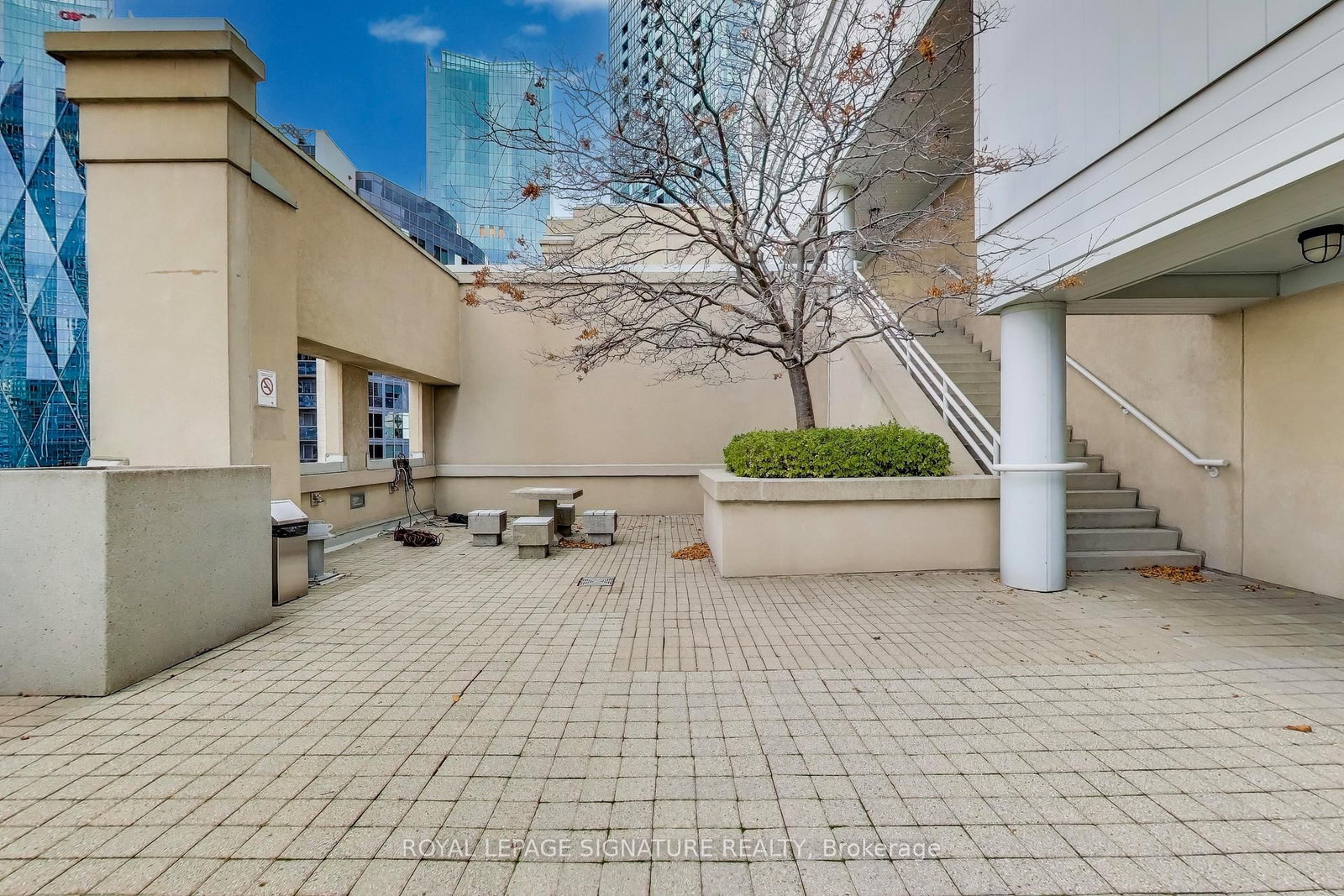 25 The Esplanade • #2313 • Toronto, ON photo 31