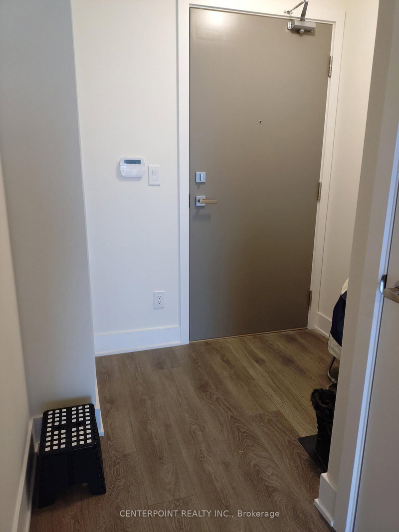188 Fairview Mall Dr photo 2