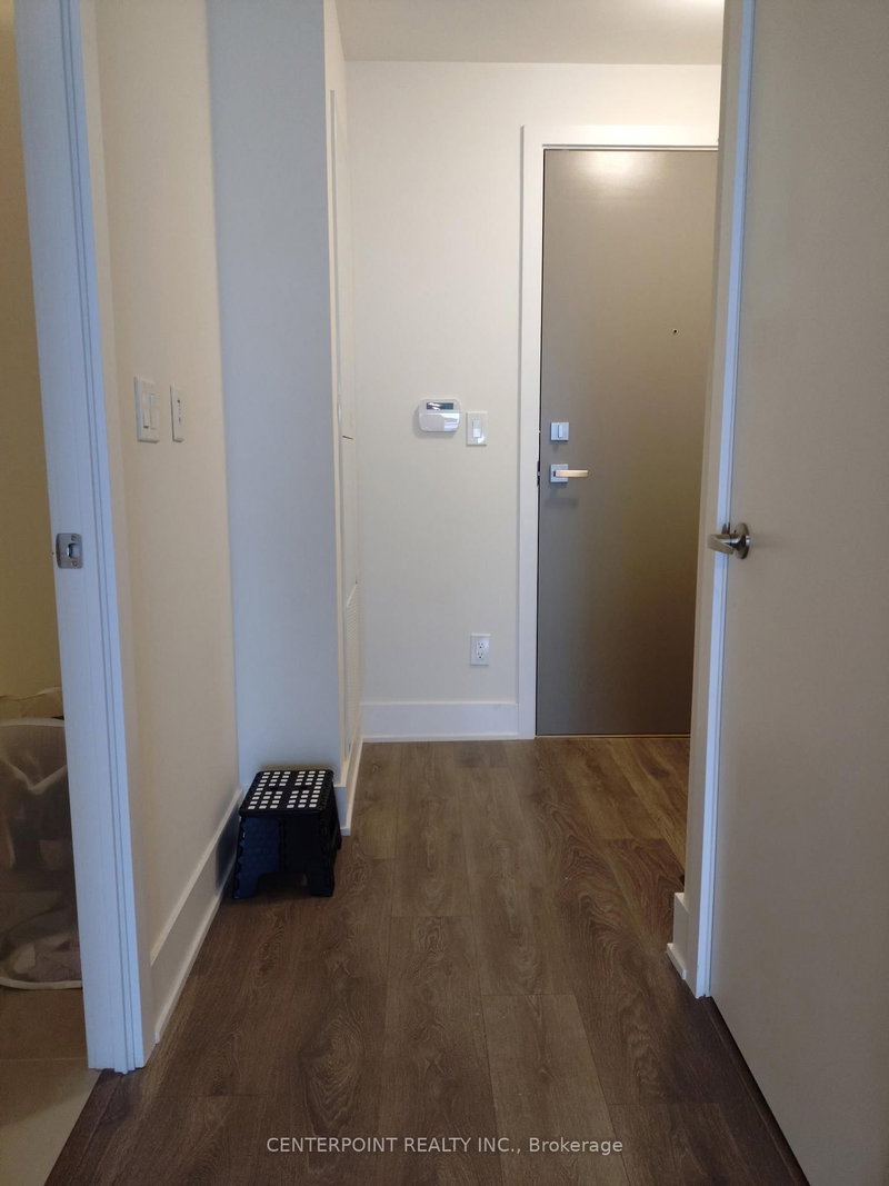 188 Fairview Mall Dr photo 3