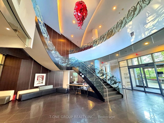 915 - 5162 Yonge Street