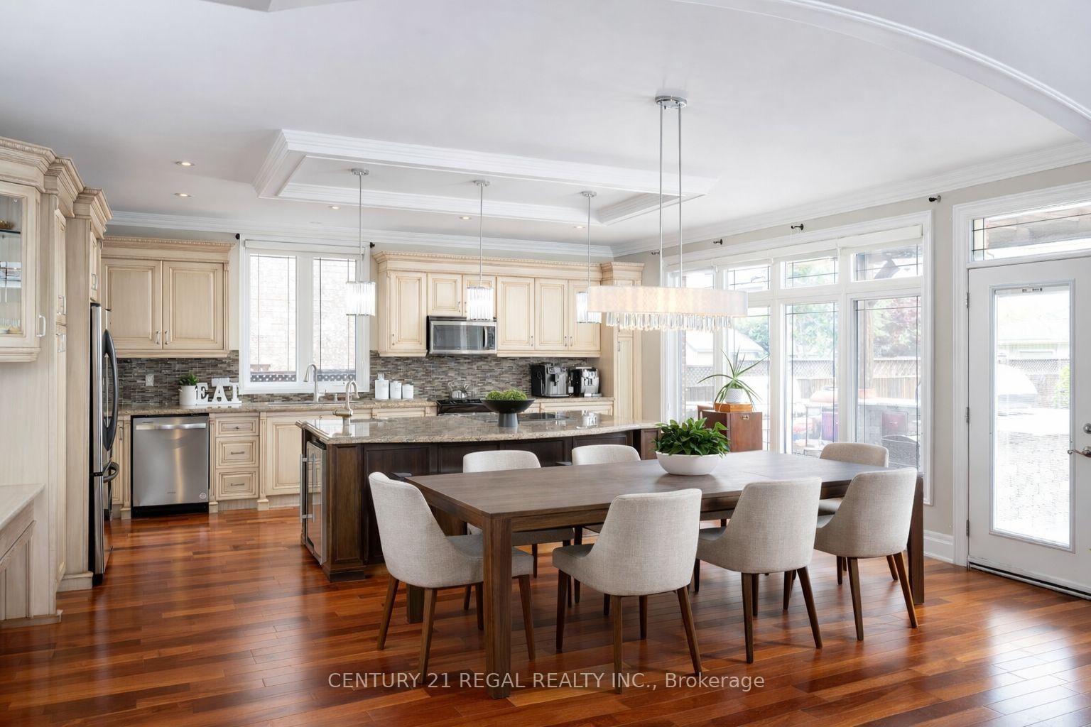 127 Sultana Avenue • Toronto, ON photo 8