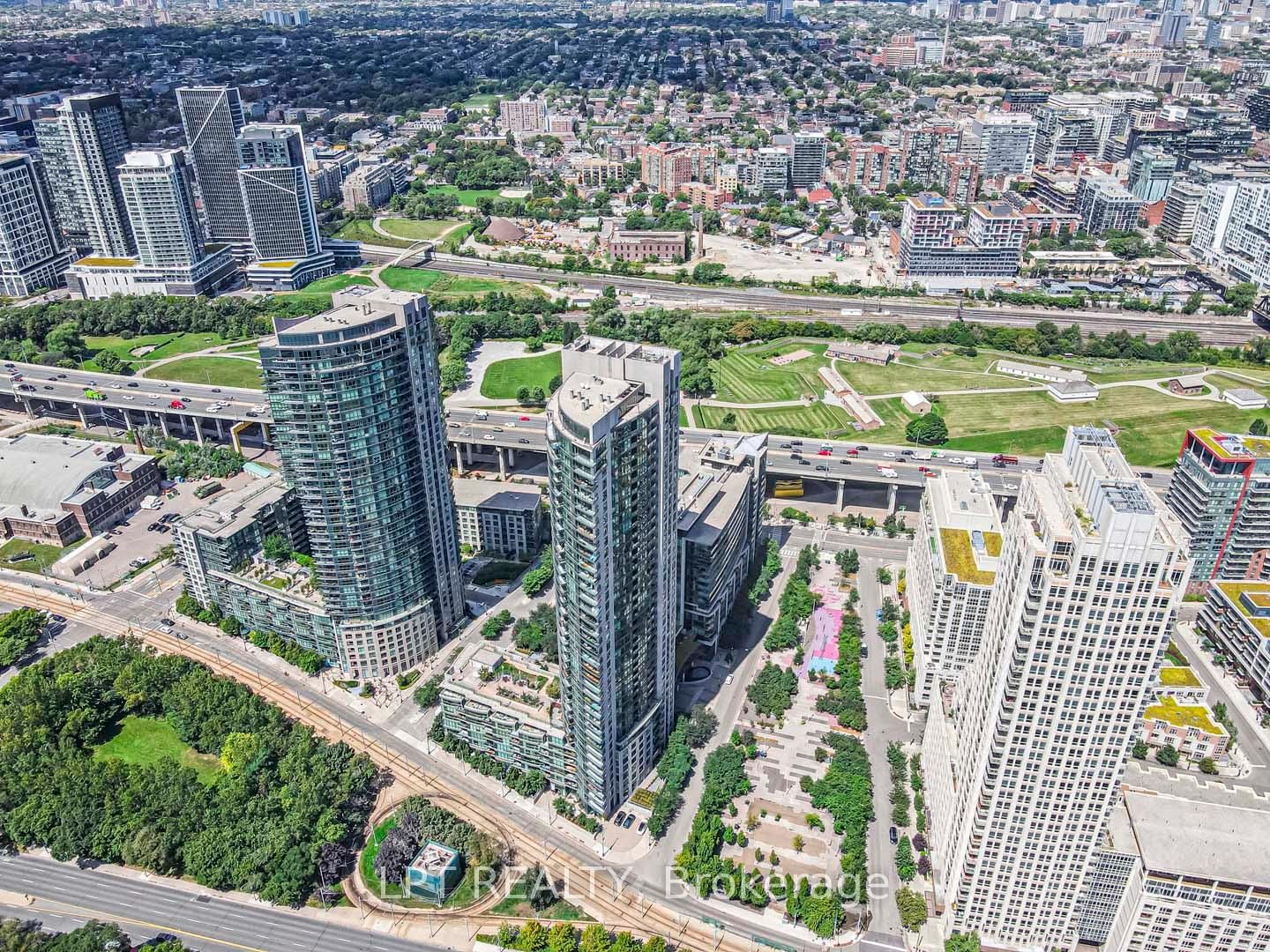 217-215 Fort York Boulevard, Toronto, ON, photo 2