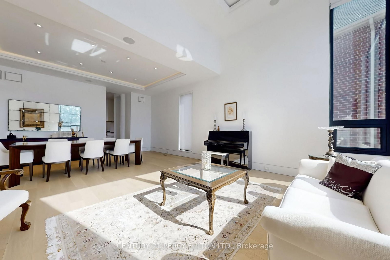 128 Anndale Drive • Toronto, ON photo 12